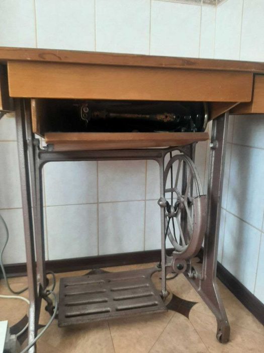 Швейна машинка '"Подолка"