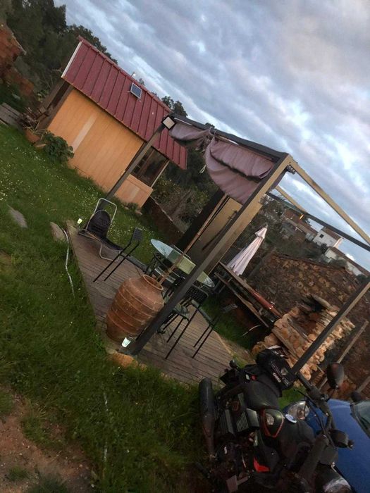 PARAÍSO RÚSTICO À VENDA: Chalé Encantador com Àrea de Lazer Completa!