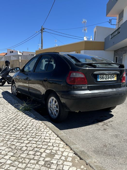 Renault Car 2000 model