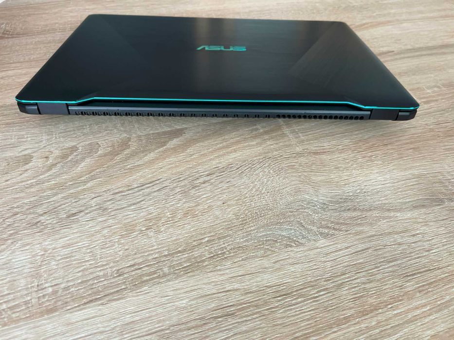 Laptop Asus R570ud