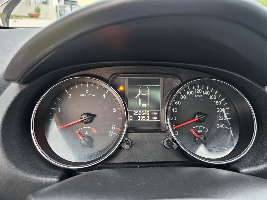 Nissan qashqai 2010 1.5 dci