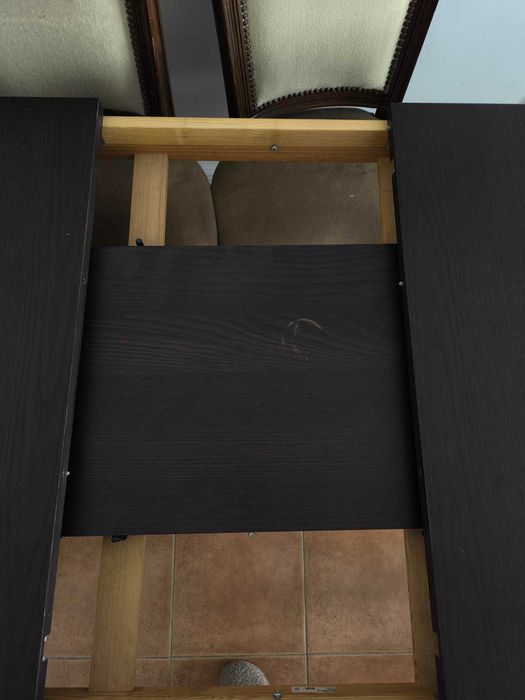Mesa Ikea Bjursta com 6 cadeiras