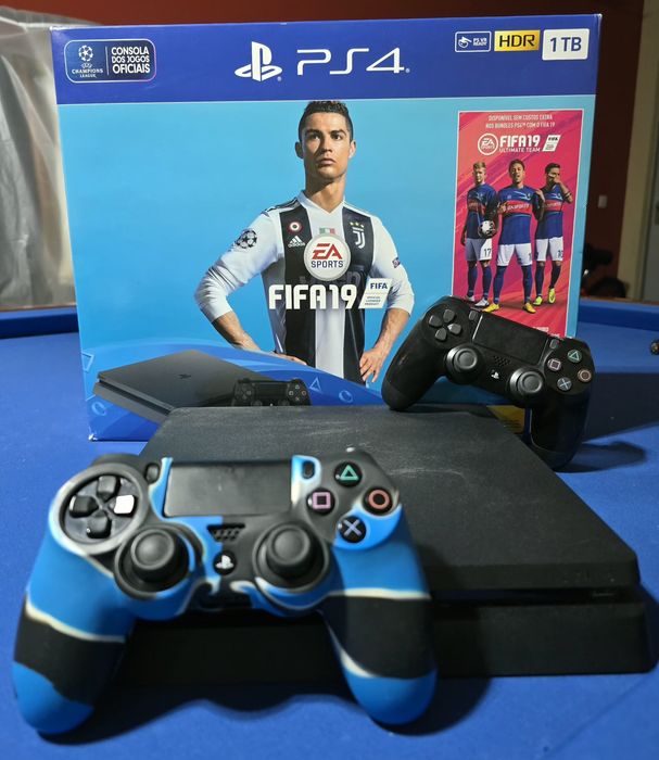 PS4 Slim 1TB – Bundle FIFA 19 (Excelente estado!)