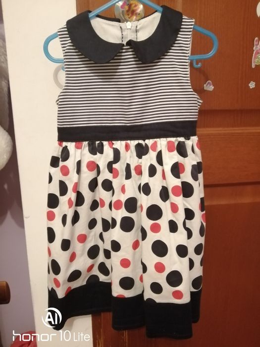 Sukienka dziewczęca 110 cm.