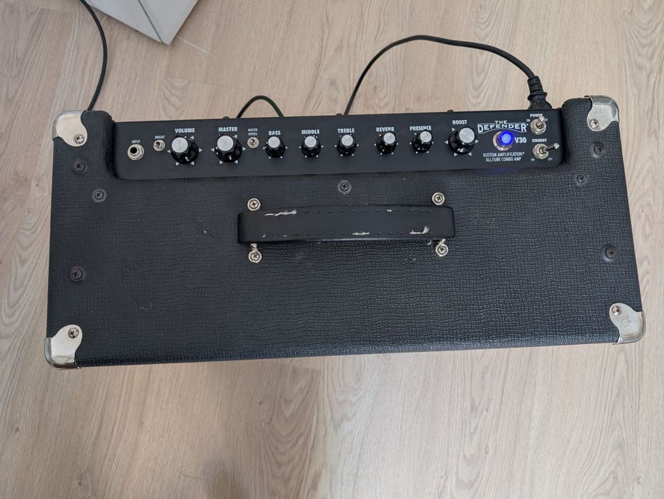 Ламповий комбо-підсилювач для електрогітари Kustom Defender V30 50W