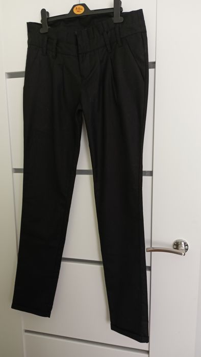 Spodnie chinos czarne house