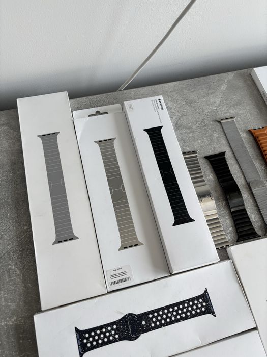 Оригінальні ремінці Apple Watch