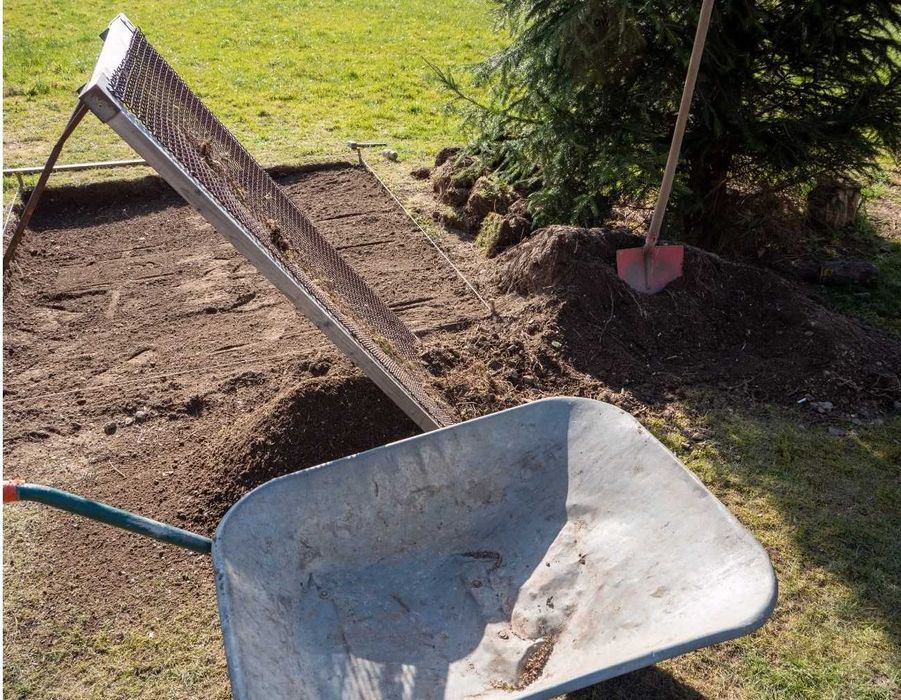 Przesiewana ziemia ogrodowa zakładanie trawników trawy dowóz gratis