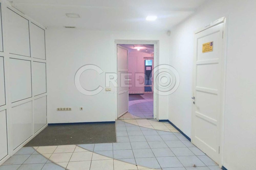 Продаж торгово-офісного приміщення, 351 кв.м