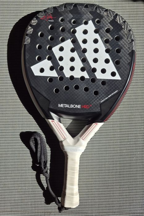 Padel Adidas Metalbone HRD+ 3.3 com extras