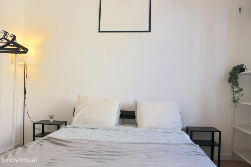 Quarto - localizado em Paranhos Porto