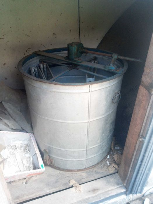 Медогонка 1500грн.