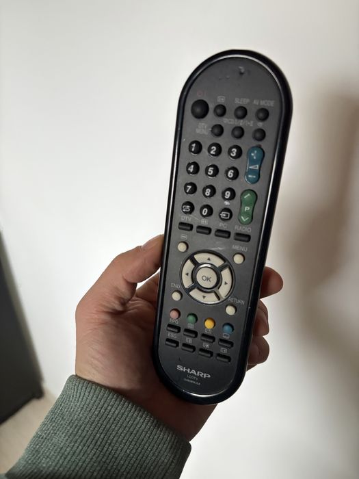 Telewizor SHARP 32 " cale Stojak uniwersalny(brak dekodera DVB-T2)HDMI