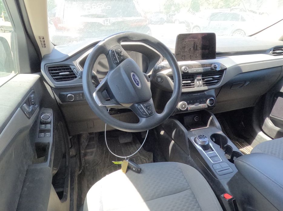 В разборе Ford Escape форд ескейп 20-23 1.5