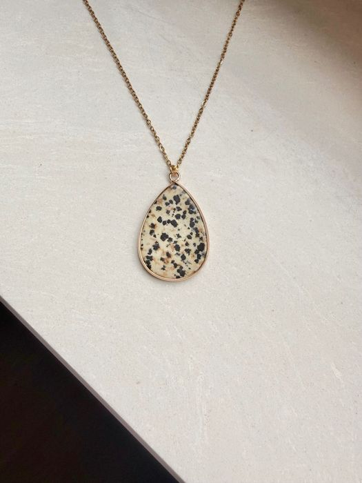 naszyjnik z jaspisem jaspis dalmatyński stal nierdzewna chirurgiczna