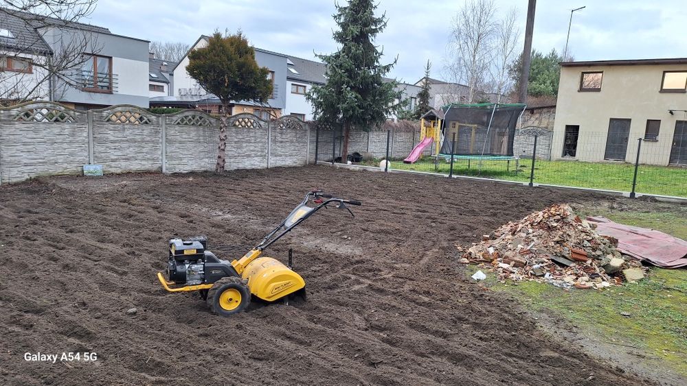 ,,Ogrodnik "Odśnieżanie i utrzymanie chodników ,podjazdów
