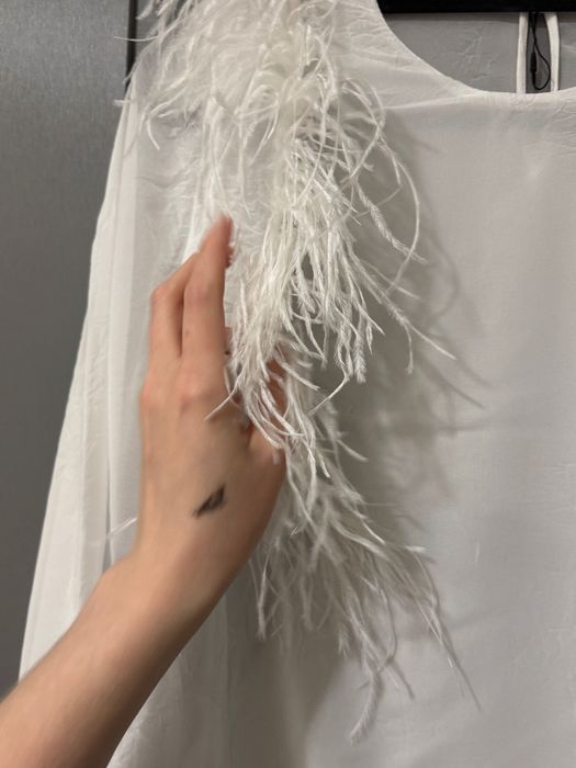 Блузка ZARA з пірʼям, НОВА!