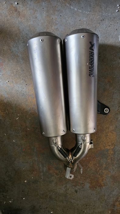 Wydech akrapovic