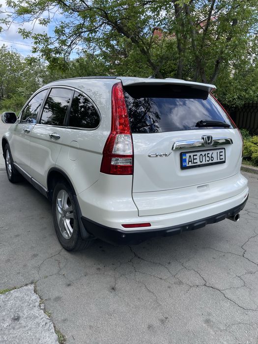 Продам автомобиль Honda CR-V 2011 года Акп по хорошей цене