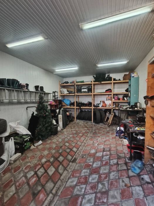Продам просторий будинок 240 м² + баня з басейном + гараж | 6,7 сотки | Торг