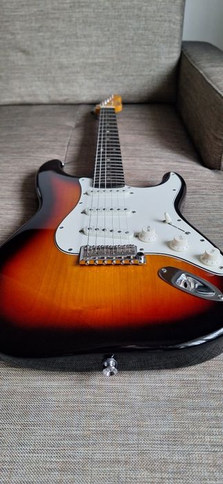 Tribute Starlight Deluxe SSS gitara elektryczna