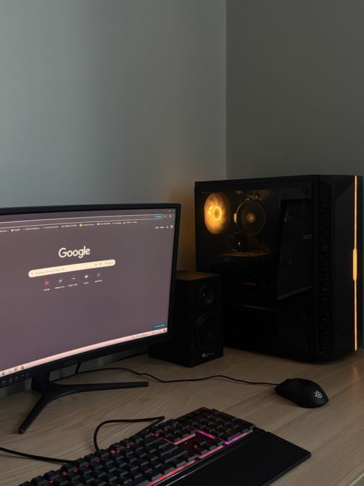Komputer gamingowy z monitorem MSI
