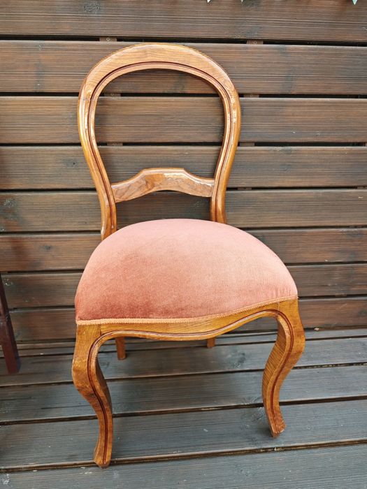 Cadeira em pinho bordeaux ou beje