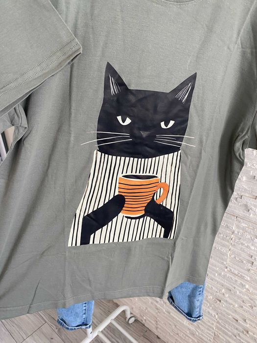 Nowy bawełniany t-shirt szałwia z aplikacja kota cat