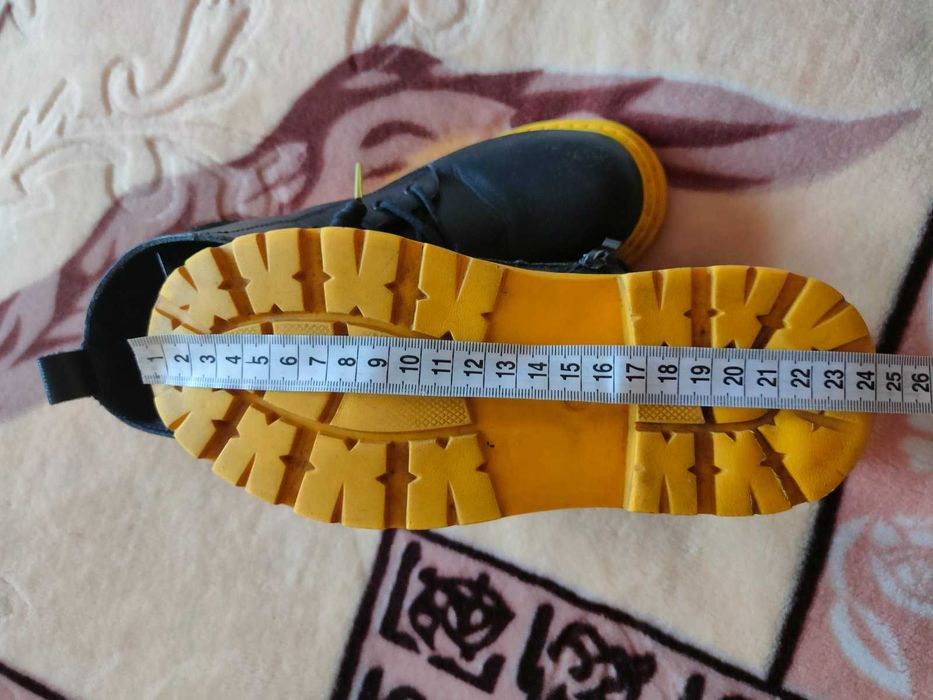 Ботінки для дівчинки