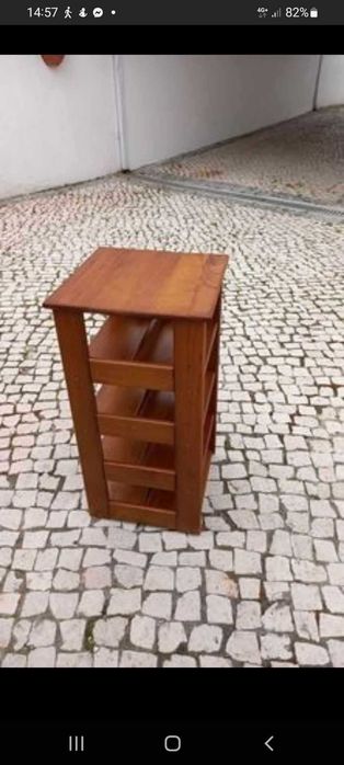 Porta cds em madeira