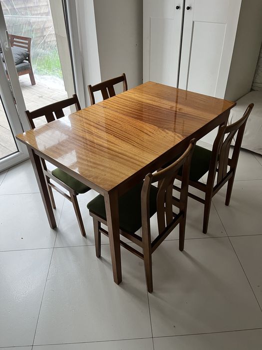 Stol i 4 krzesla PRL