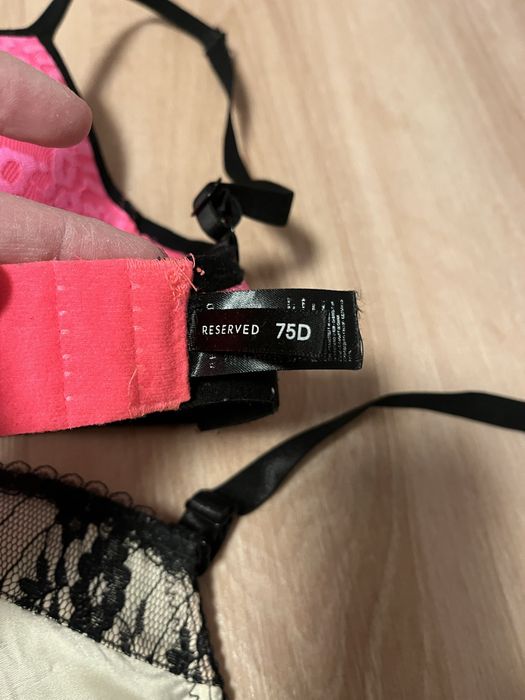 Trzy biustonosze 75D, reserved i desu