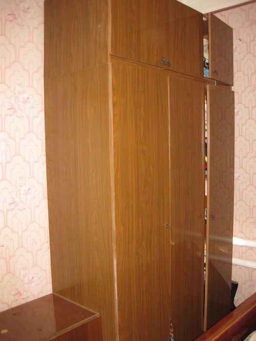 ШИФОНЬЕР  трехстворчатый с антресолью