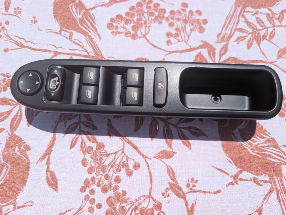 Comando vidros elétricos Peugeot novo 307