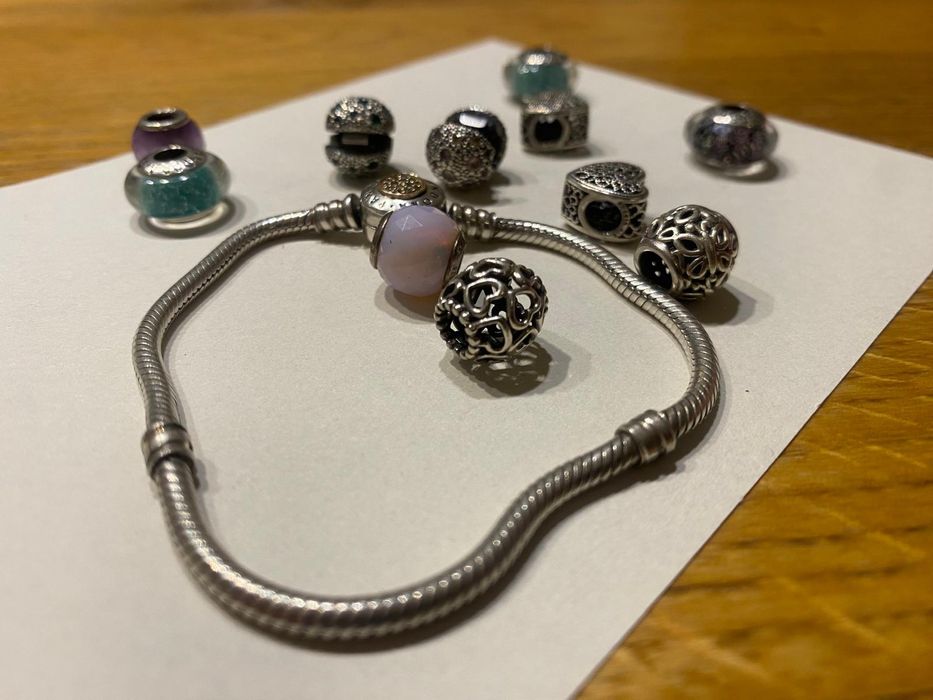 Pandora + 11 chramsów