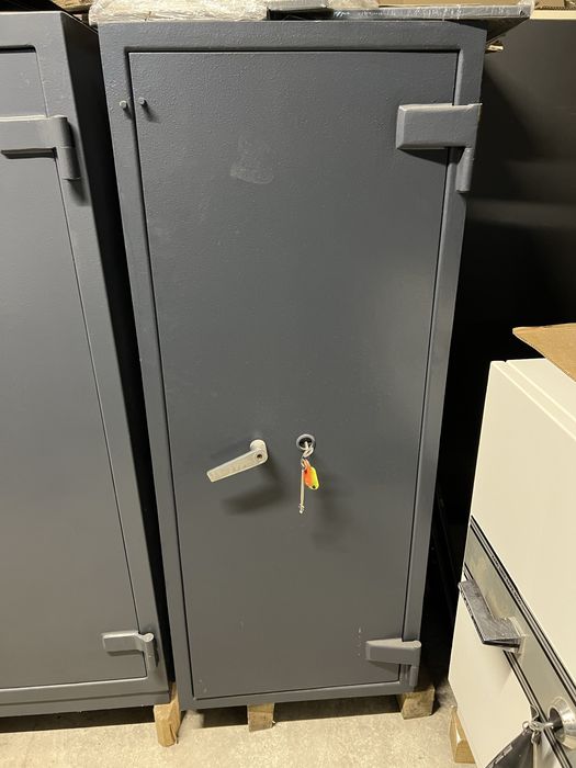 Сейфи для збереження документів від пожежі та взлому