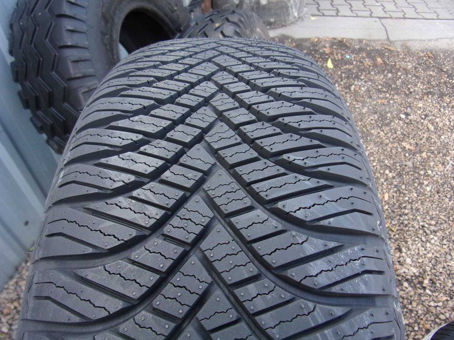 Nowe opony wielosezonowe goodride 215/55/17 2025r