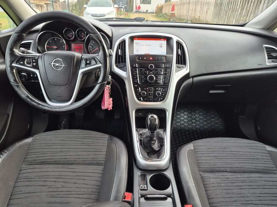 Opel Astra J 1.6cdti 136KM 2014 bogate wyposażenie