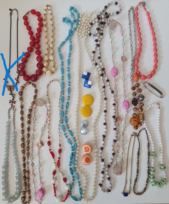 Diversos Colares, Pulseiras e Brincos de Senhora, muito antigos