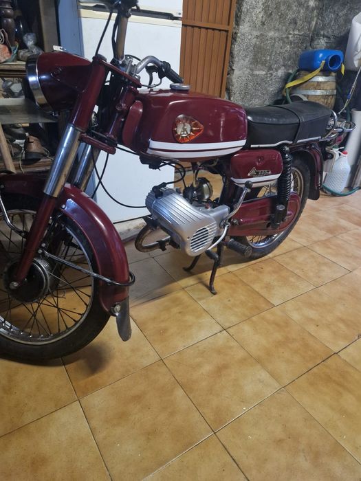 Motorizada impecável
