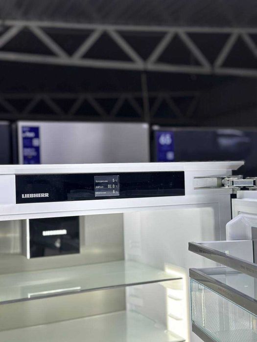 Вбудований НОВИЙ холодильник LIEBHERR, топова комплектація.