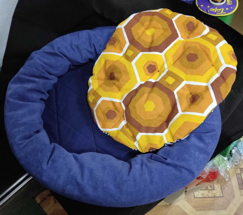 Лежак для котів/маленьких собак зі знімною подушечкою, зручний, d40см