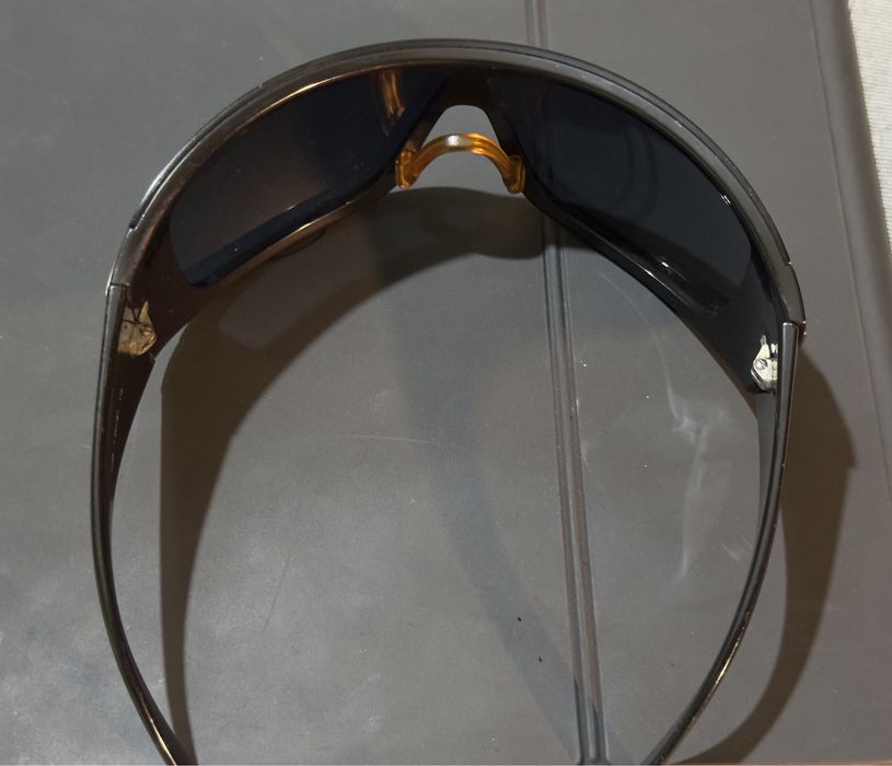 Oculos Channel verdadeiros com caixa em estado razoável pois dei pouco