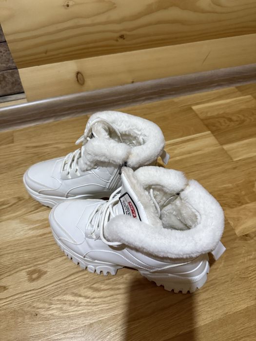 Ботінки жіночі зимові