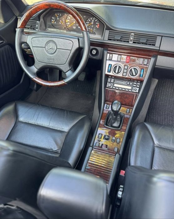 Mercedes w124 E220 cabrio