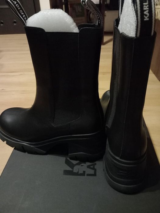 Karl Lagerfeld – Bridger Midi Gore Boot
Rozmiar: 40