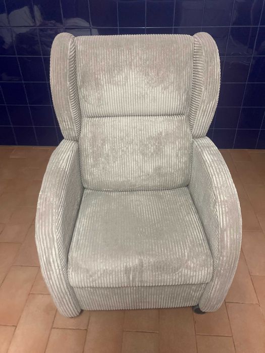 Cadeirão reclinável hospitalar geriátrico bege pastel NOVO
