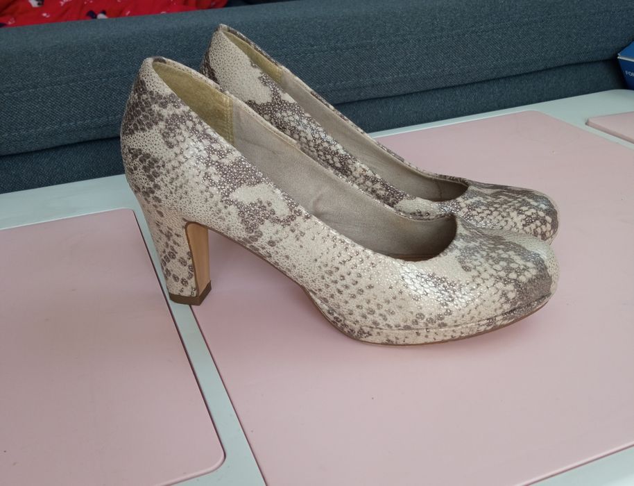 Damskie buty na obcasie