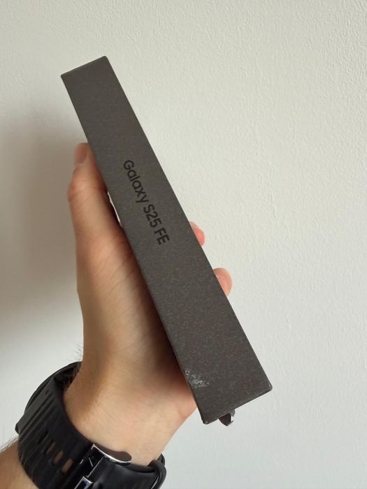 Telefon Samsung Galaxy S25 FE 8 GB / 128 5G Niebieski/Navy TOMI-TECH