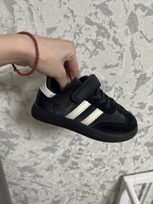 Кросівки на хлопчика